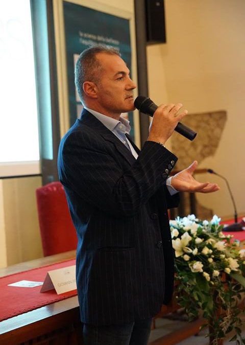 Il prof. Achille Carosi, Kinesiologo – Riflessologo – Posturologo, certificato p…