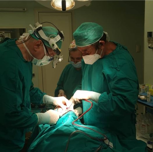Uno scatto “rubato” del nostro medico e chirurgo estetico Dr. Stefano Dura in sa…