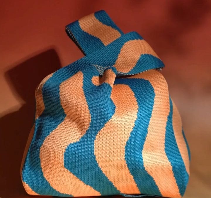 Novità Estate 2025- bag in omaggio con l’acquisto di 3 solari a scelta! 
Un dett…