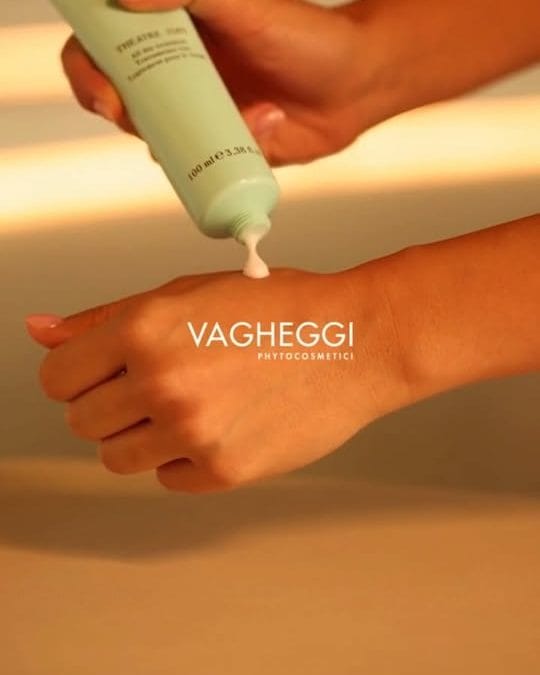 Il regalo perfetto per Natale 2025? Theatre 1585 Limited Edition 
Crema viso ant…